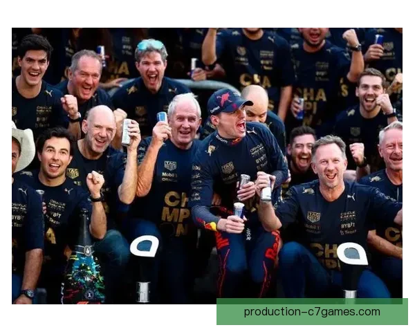 F1赛季激烈竞争再升级 红牛车队与梅赛德斯全力角逐冠军宝座