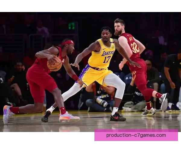 湖人连胜势头强劲 詹姆斯关键三分助球队登顶西部